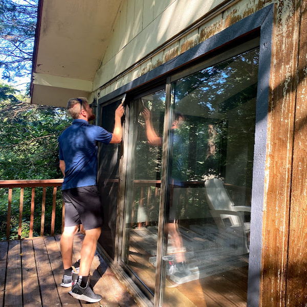 KCON students assist with home remodel for family struggling with poverty